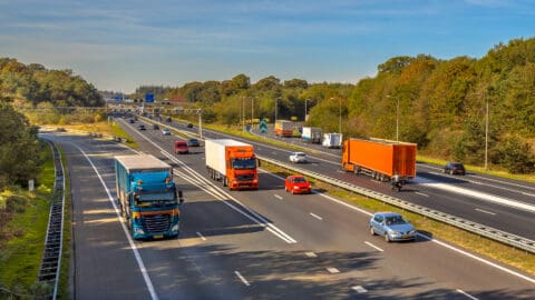Snelweg, vrachtwagen